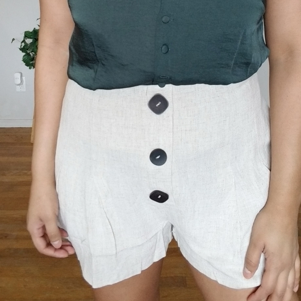 ANDY HIGH WAISTED CREAM BUTTON SHORTS - Picture 6 of 7